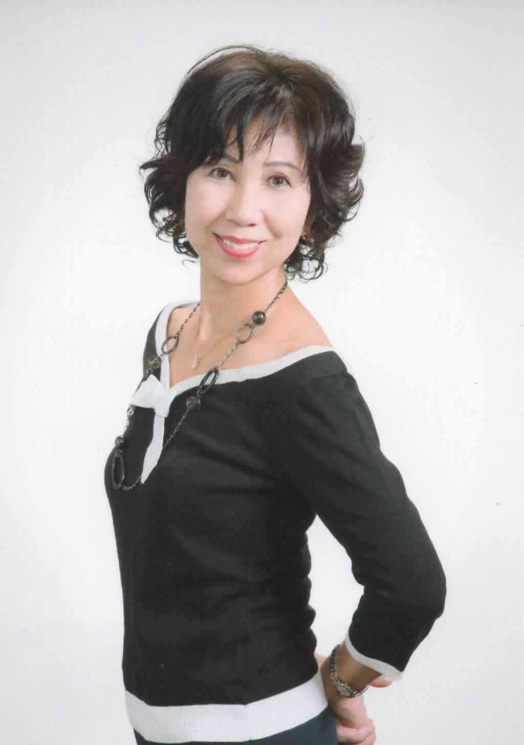 知念敬子公式サイト内画像-プロフィール写真